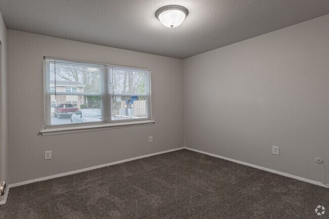 2BR,1BA,- 925SF - Lake Village