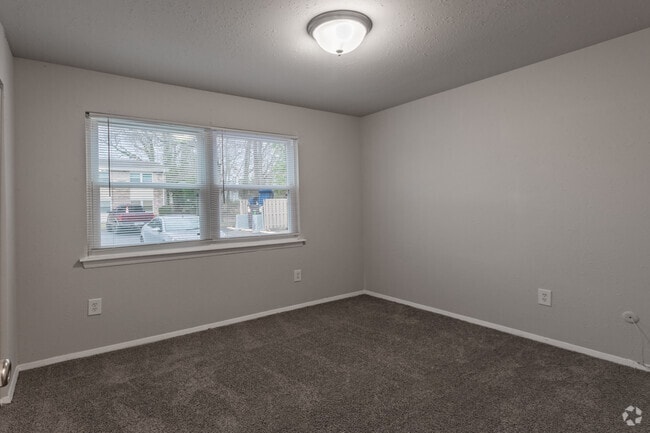 2BR,1BA,- 925SF - Lake Village