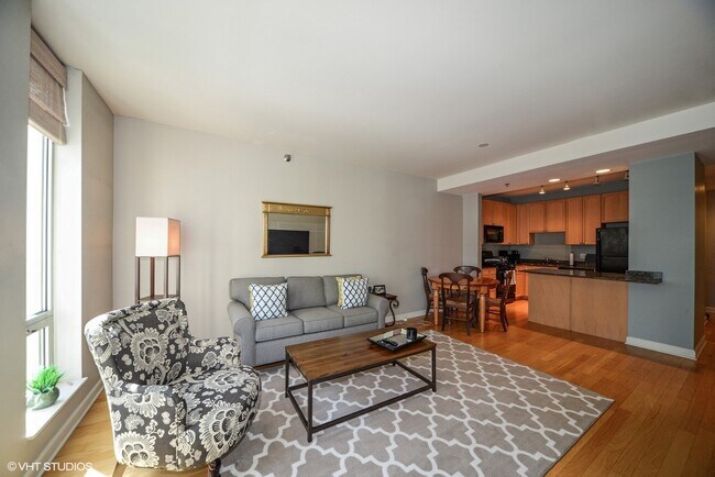 Building Photo - 1250 S Michigan Ave