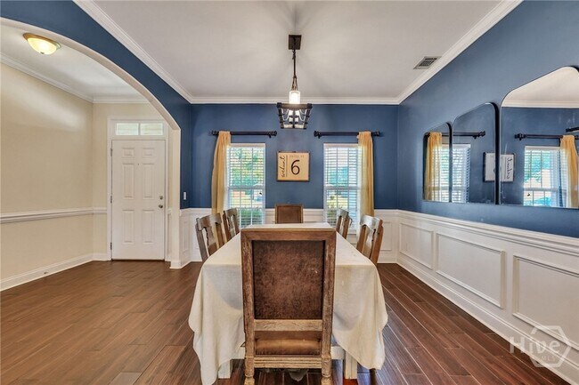 Foto del edificio - 106 Laurel Ln