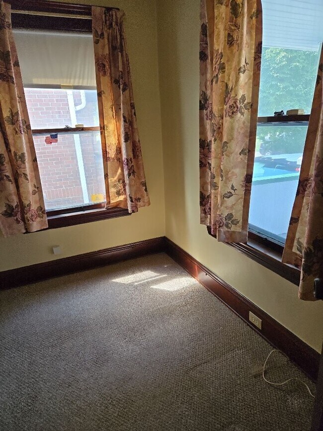 Foto del edificio - 15714 Holmes Ave