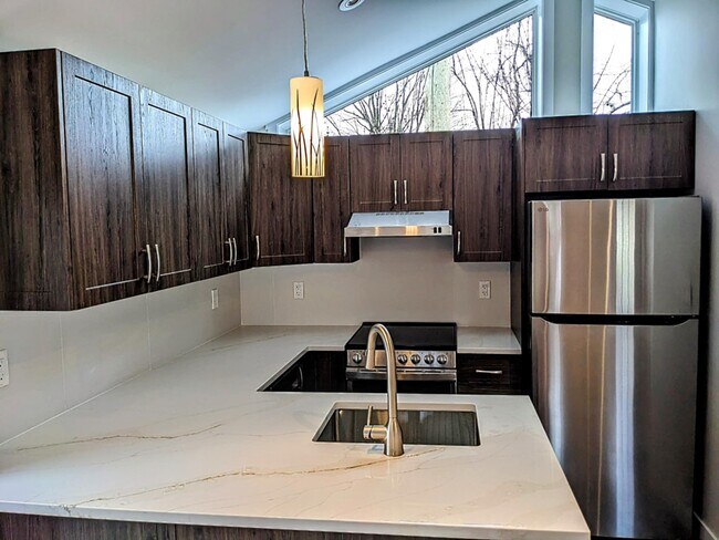 Photo du bâtiment - 884 Smyth Rd