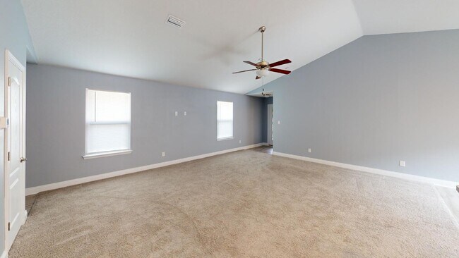 Foto del edificio - "Charming 3-Bed, 2-Bath Oasis on Regalo Drive – Spacious 1,504 Sq Ft Living in Pensacola!"
