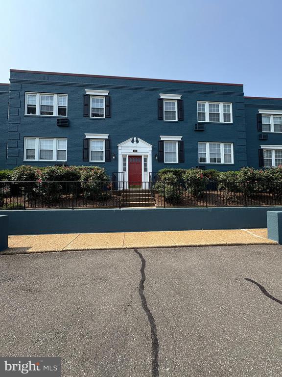 Building Photo - 410 Bashford Ln
