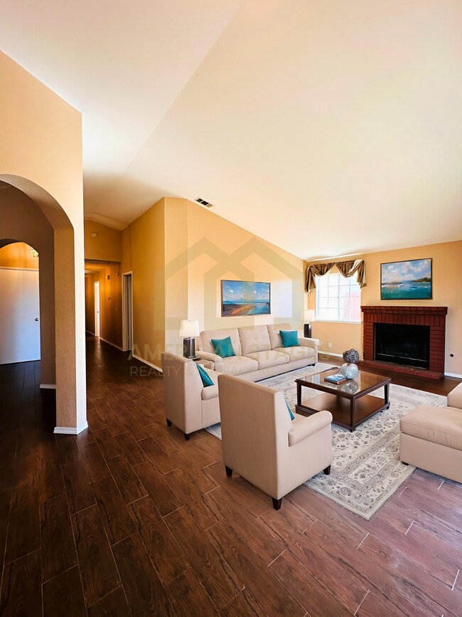 Foto del edificio - 4281 Ridgecrest St