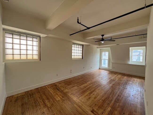 Building Photo - 111 W Main St