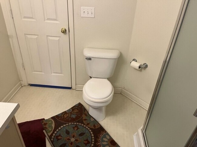 Foto del edificio - 2-Bedroom Condo at Meadows on the Parkway