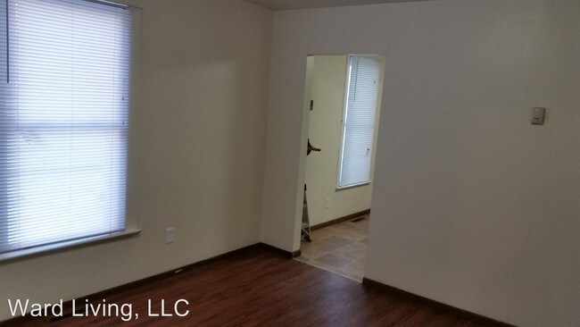 Foto del edificio - 927 E 8th St