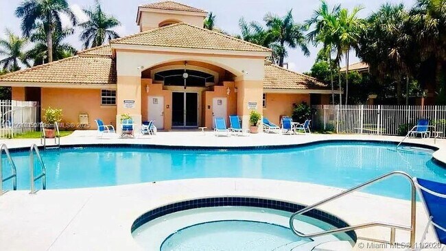Foto del edificio - 6952 SW 39th St