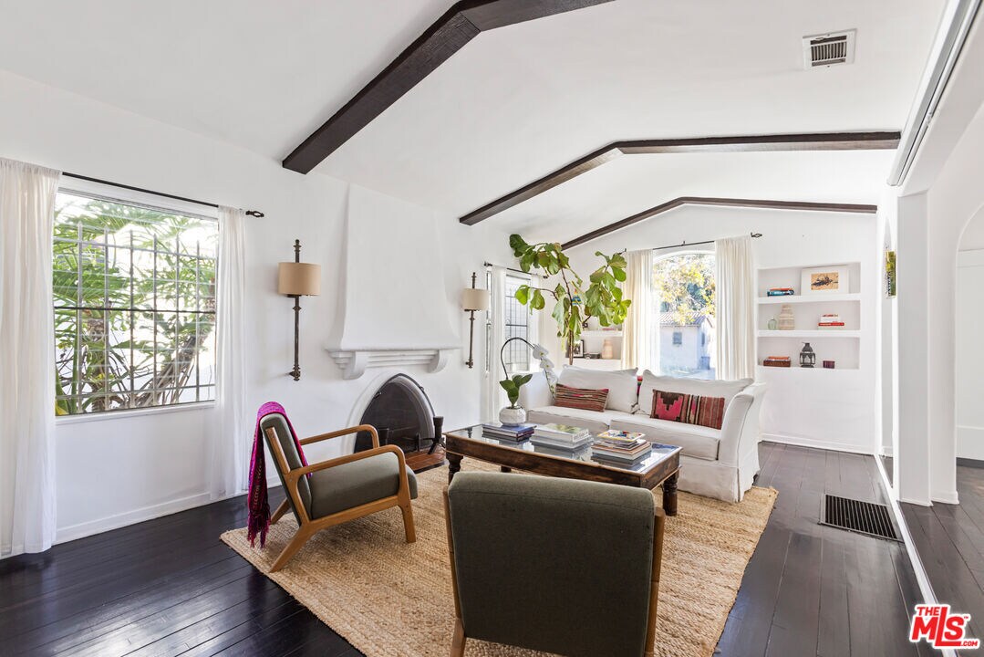 Foto principal - 8023 Clinton St
