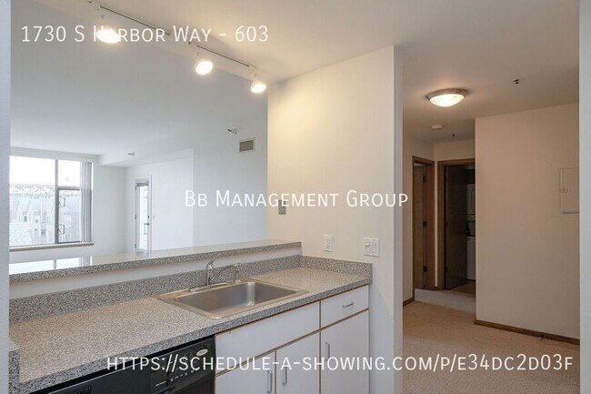Building Photo - 1730 S Harbor Way