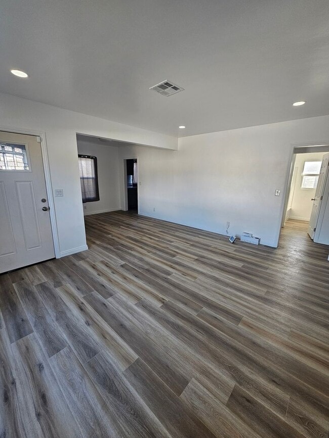 Building Photo - Charming 3BR House in Lynwood