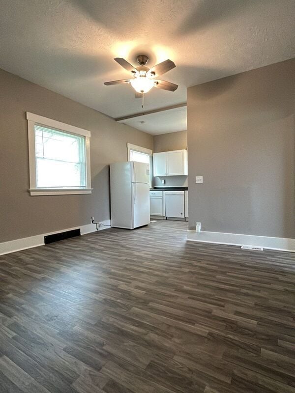 Building Photo - 2314 Holdrege St