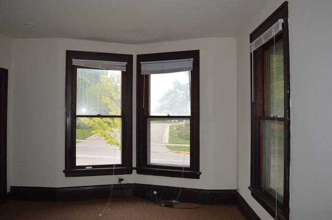 Building Photo - 315 E Gorham St