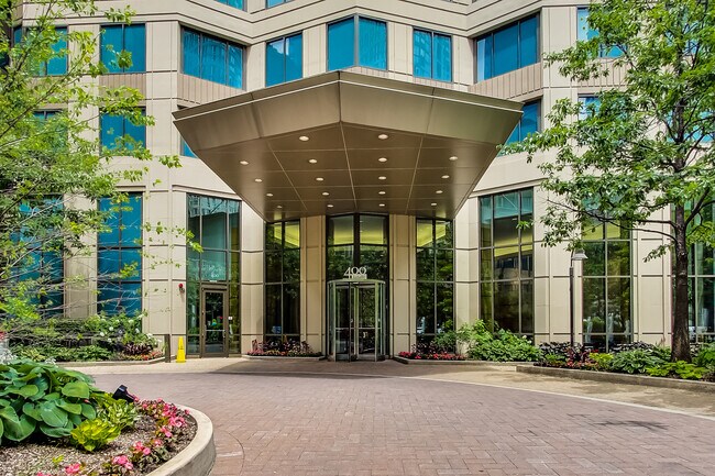 Foto del edificio - 400 N La Salle Dr