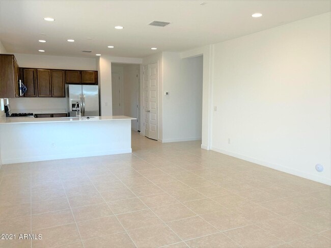 Building Photo - 11640 N 188th Dr