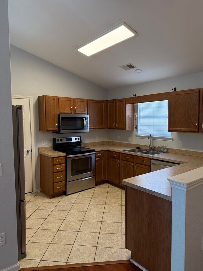 Foto del edificio - Lovely 3 bedroom 2 bath home located in the Avalon Community