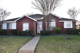 Building Photo - 7025 Blalock Dr