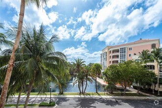Building Photo - 765 Crandon Blvd