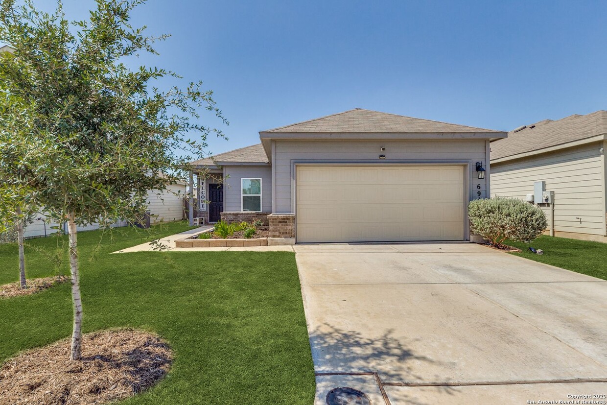 Primary Photo - Beautiful 3/2 home in Horizon Point Availa...