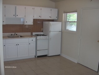 Building Photo - 794 W Market St