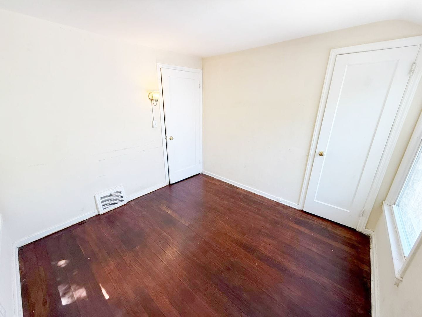 25534 Tungsten Rd Euclid, OH 44132 – photo 2