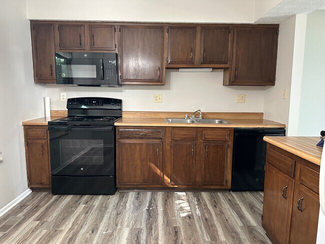 Foto del edificio - 4846 Bradington Ct