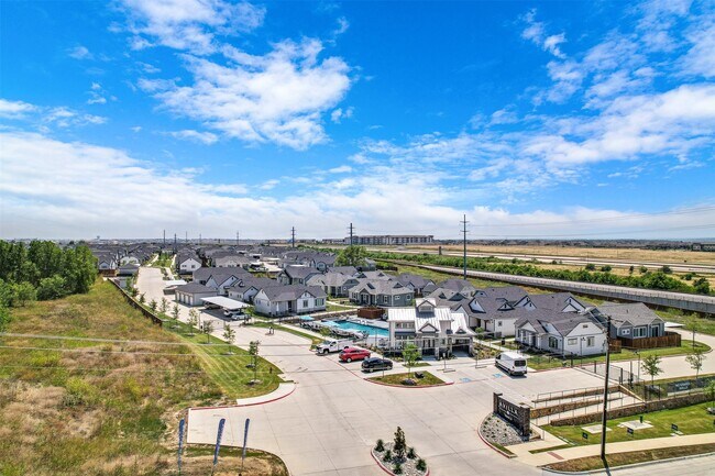 Foto del edificio - 7216 Rustle Rd