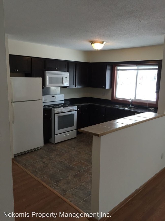 Foto del edificio - 2401 Hampshire Ave S
