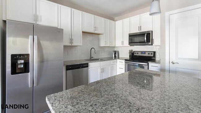 Foto del edificio - 215 Hunters Lk Wy