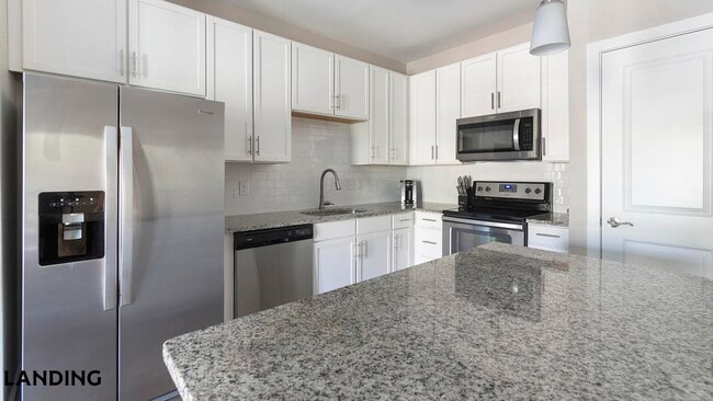 Building Photo - 215 Hunters Lk Wy