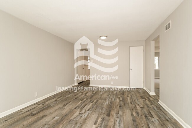 Foto del edificio - 6949 Pasadena Blvd