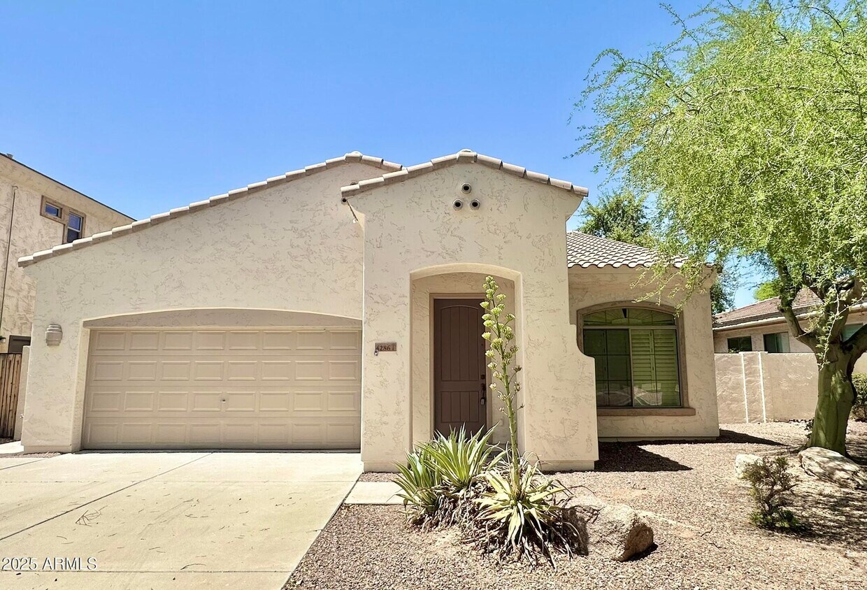Foto principal - 4286 E Buckboard Rd
