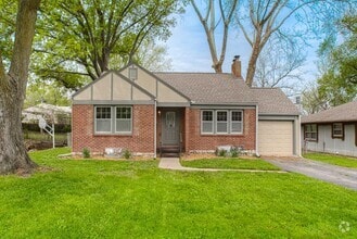Building Photo - 1020 S 55th St