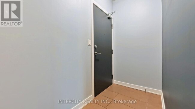 Building Photo - 4070-4070 Confederation Pkwy
