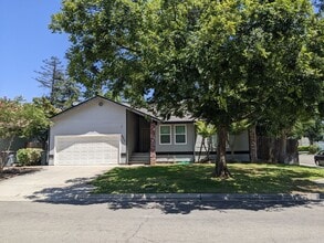 Building Photo - 6212 E Iowa Ave