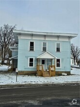 Building Photo - 100 Main St