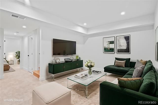 Foto del edificio - 2451 Lawrence St