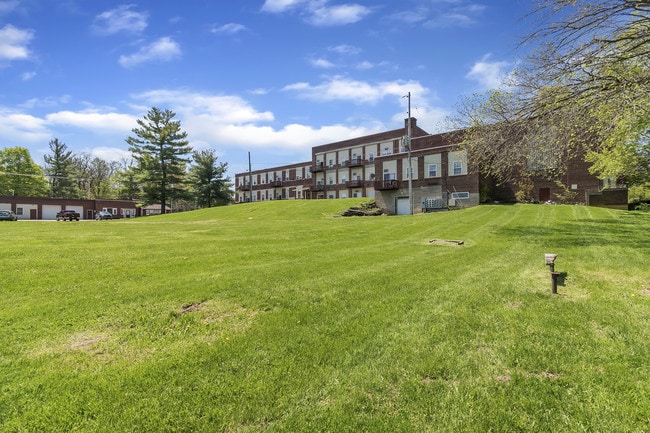 Building Photo - Creekside Apartments (Olivet HS, LLC)