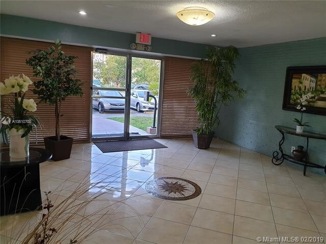 Foto del edificio - 16801 NE 14th Ave