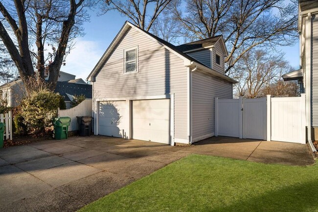 Building Photo - 5 Shippen Ave