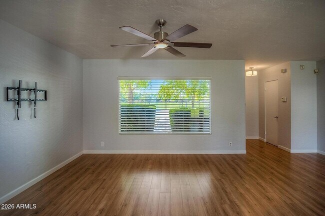 Foto del edificio - 1526 W Windsor Ave