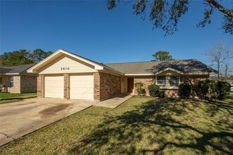 Building Photo - 5810 Meadowview Rd