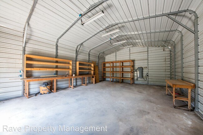Building Photo - 3 br, 2 bath House - 1108 Bell Springs Rd.