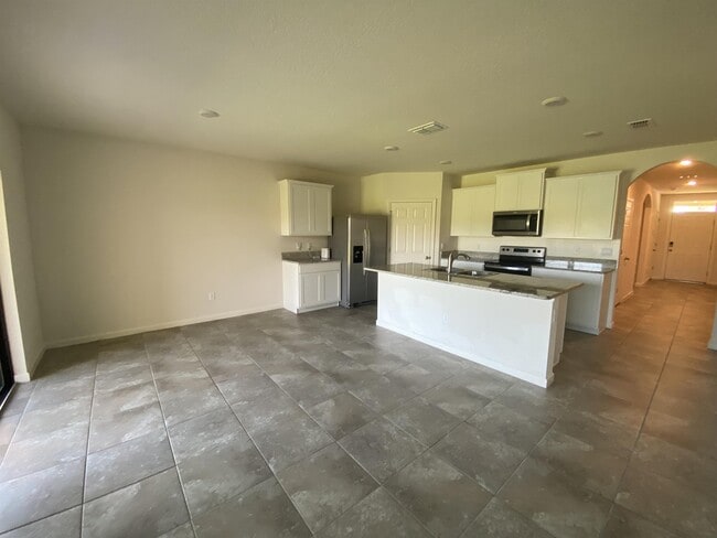 Foto del edificio - 510 Old Country Rd S E