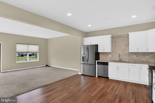 Building Photo - 1708 Shady Ln