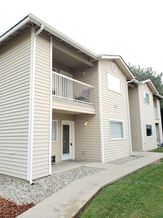 Foto del edificio - 591 Eastmont Ave