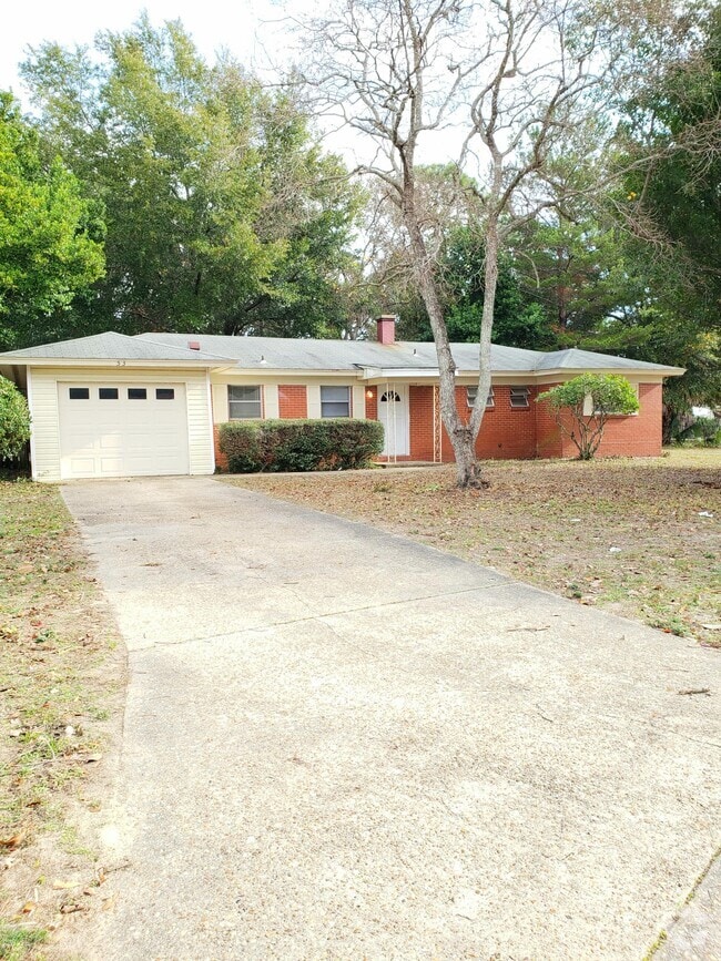 Building Photo - 53 Hemlock Dr NW