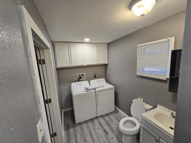 Building Photo - 144 Seminole Cir