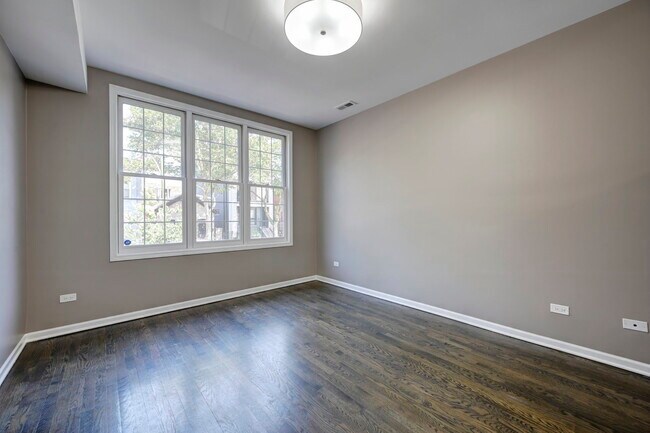 Foto del edificio - 1444 N Campbell Ave
